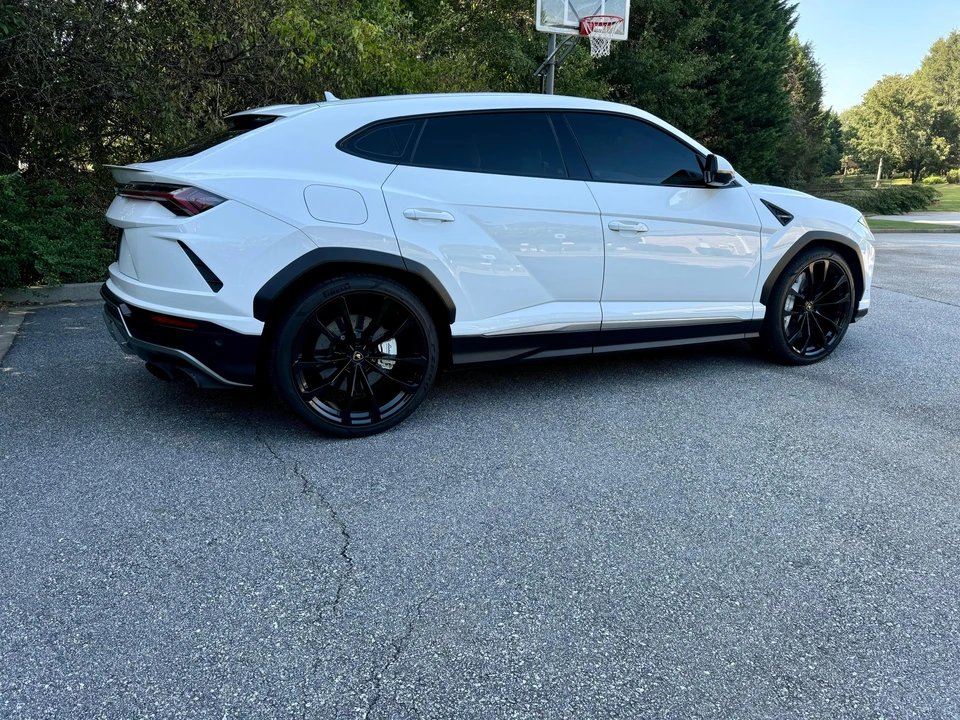 2019 Lamborghini Urus - Image 12 of 31
