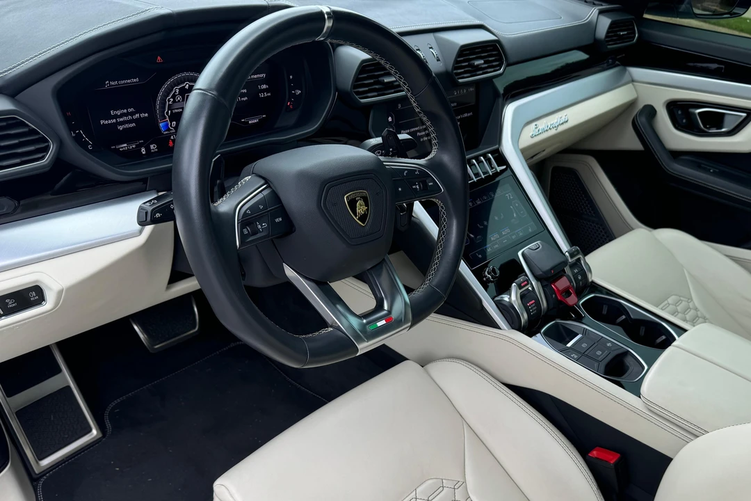 2019 Lamborghini Urus - Image 23 of 31