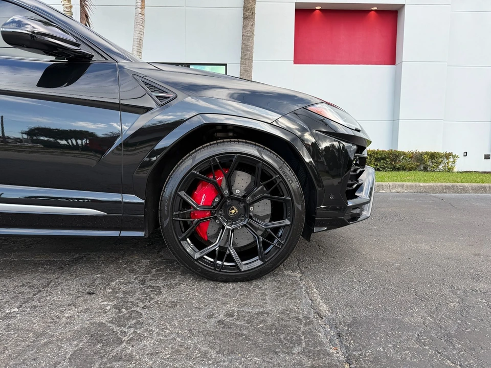 2019 Lamborghini Urus - Image 4 of 21