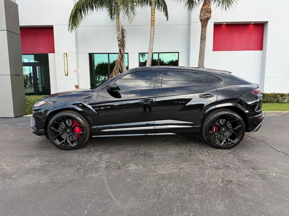 2019 Lamborghini Urus - Image 12 of 21