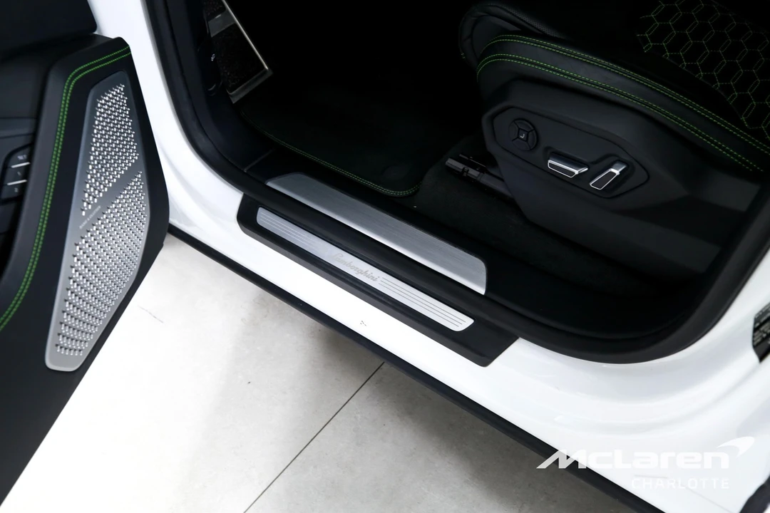 2019 Lamborghini Urus - Image 16 of 31