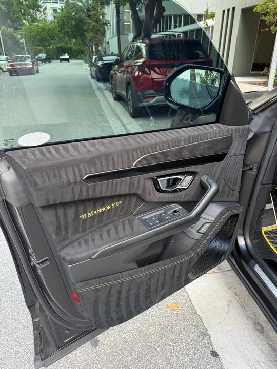 2019 Lamborghini Urus - Image 23 of 27