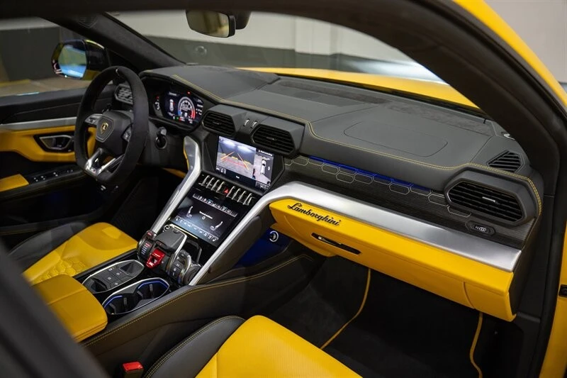 2019 Lamborghini Urus - Image 17 of 21