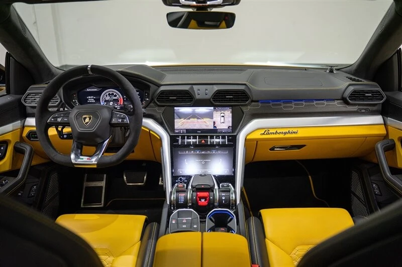 2019 Lamborghini Urus - Image 10 of 21