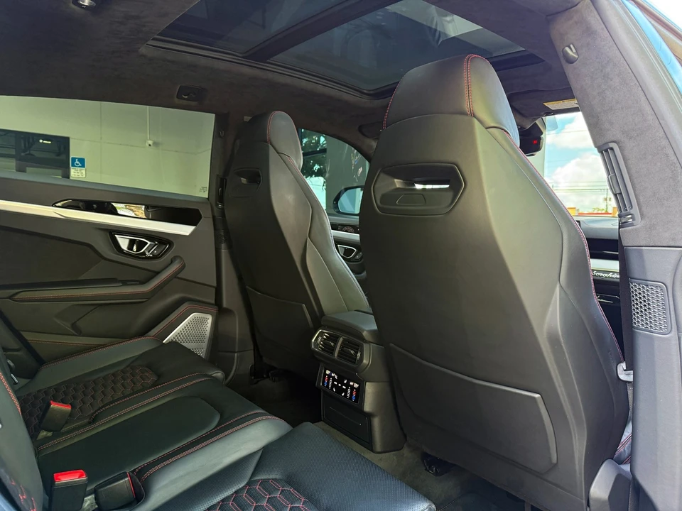 2019 Lamborghini Urus - Image 28 of 31