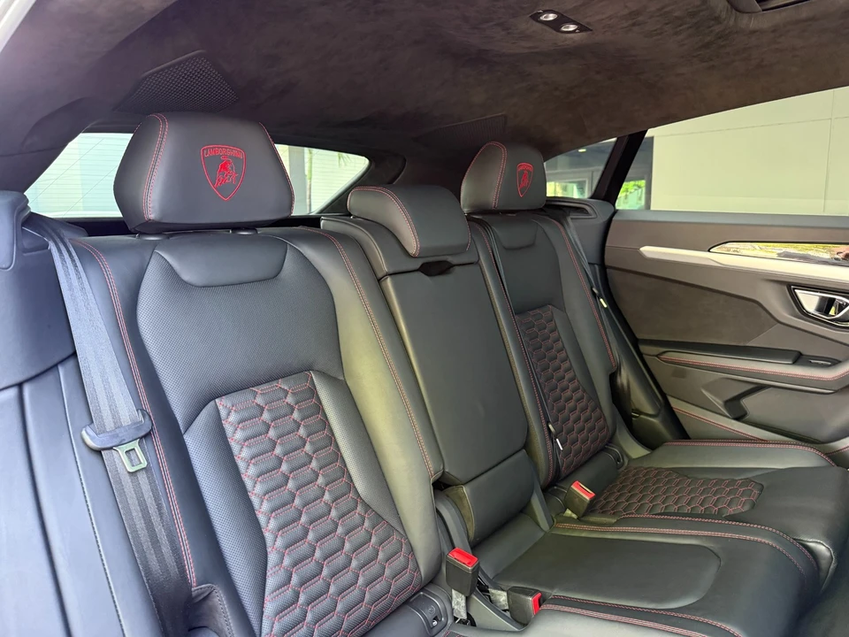2019 Lamborghini Urus - Image 29 of 31
