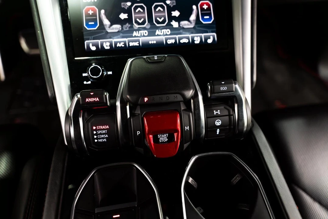 2019 Lamborghini Urus - Image 26 of 31