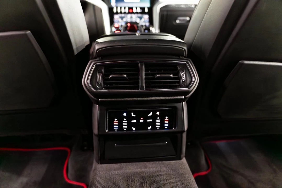 2019 Lamborghini Urus - Image 19 of 31