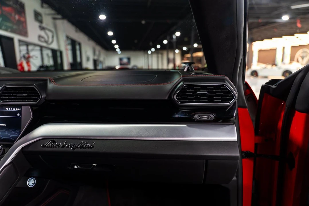 2019 Lamborghini Urus - Image 31 of 31