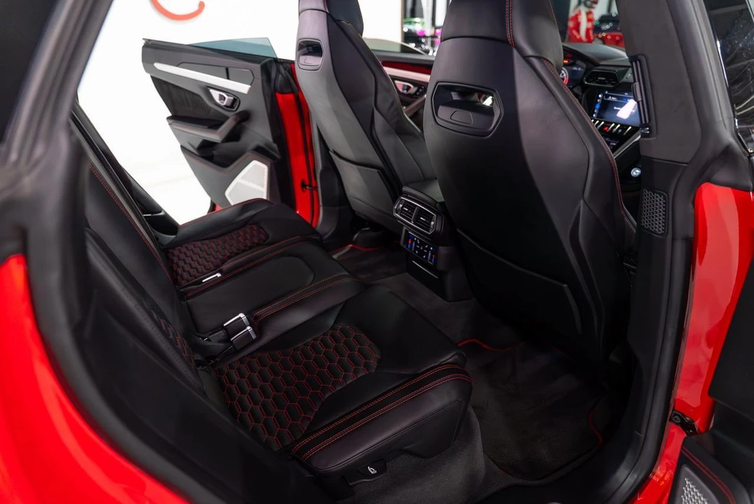 2019 Lamborghini Urus - Image 16 of 31