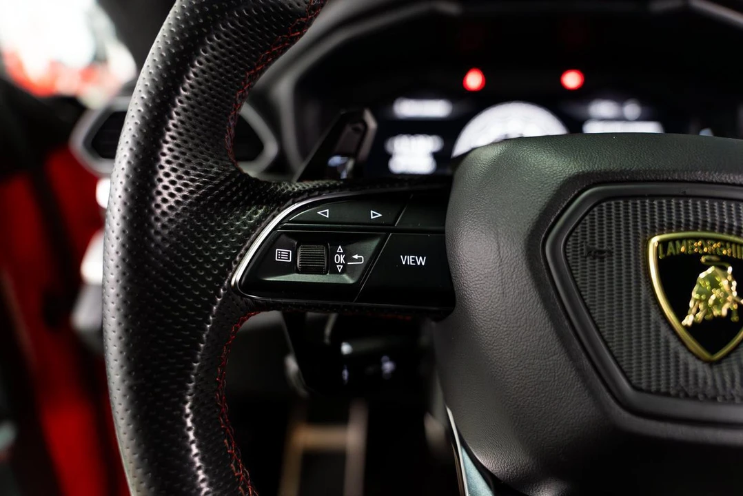 2019 Lamborghini Urus - Image 22 of 31