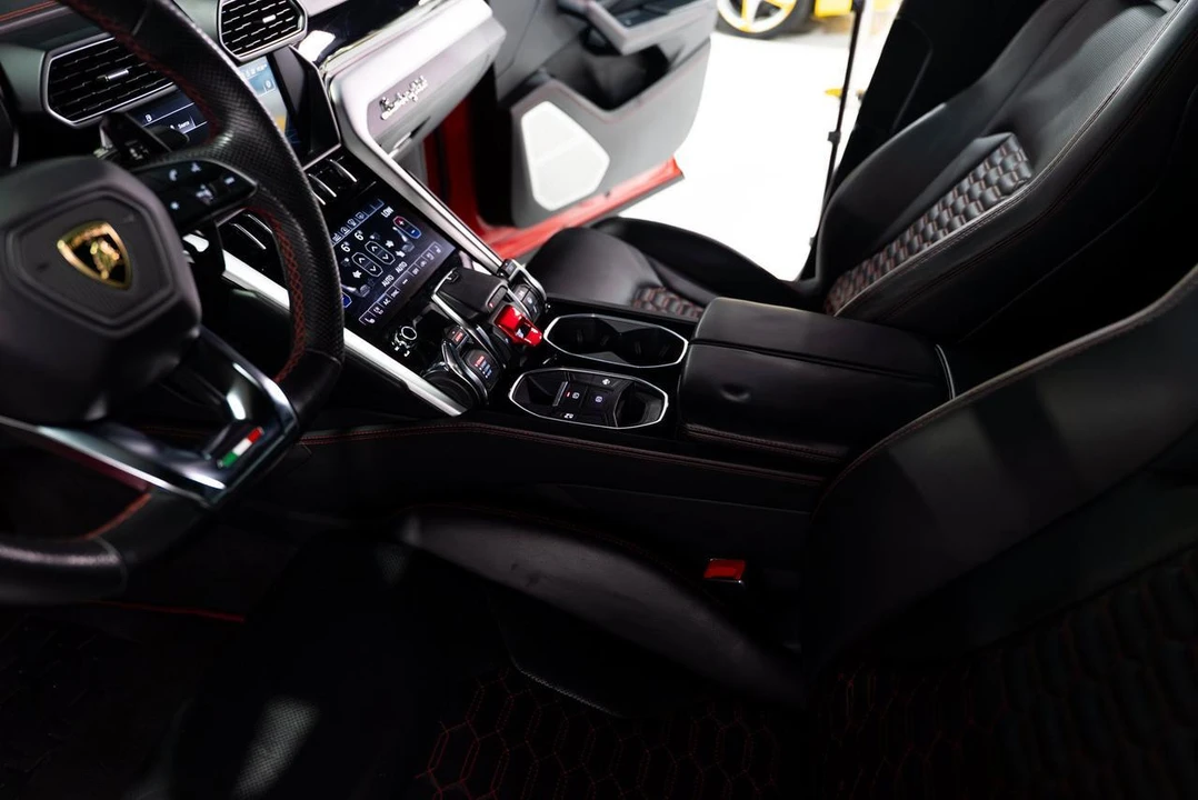 2019 Lamborghini Urus - Image 30 of 31