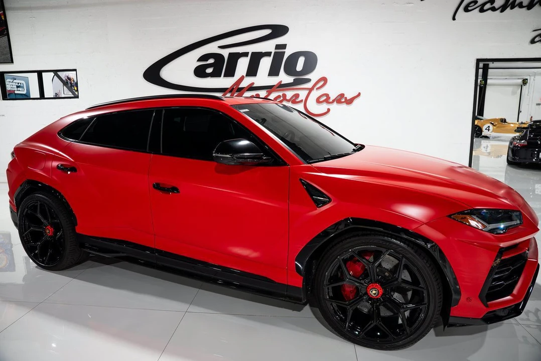 2019 Lamborghini Urus - Image 2 of 31
