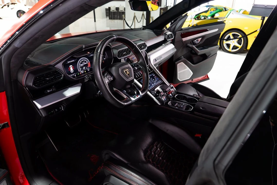 2019 Lamborghini Urus - Image 10 of 31