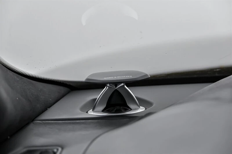 2019 Lamborghini Urus - Image 24 of 31