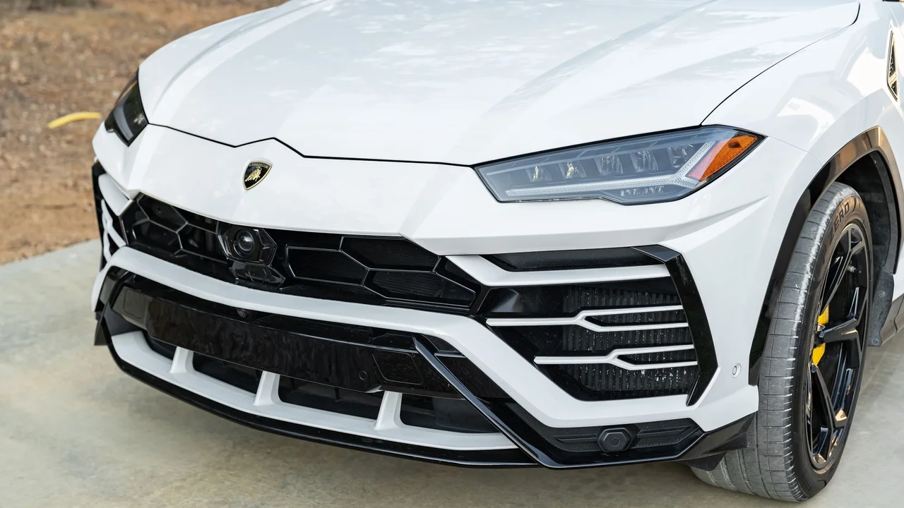 2019 Lamborghini Urus - Image 28 of 31