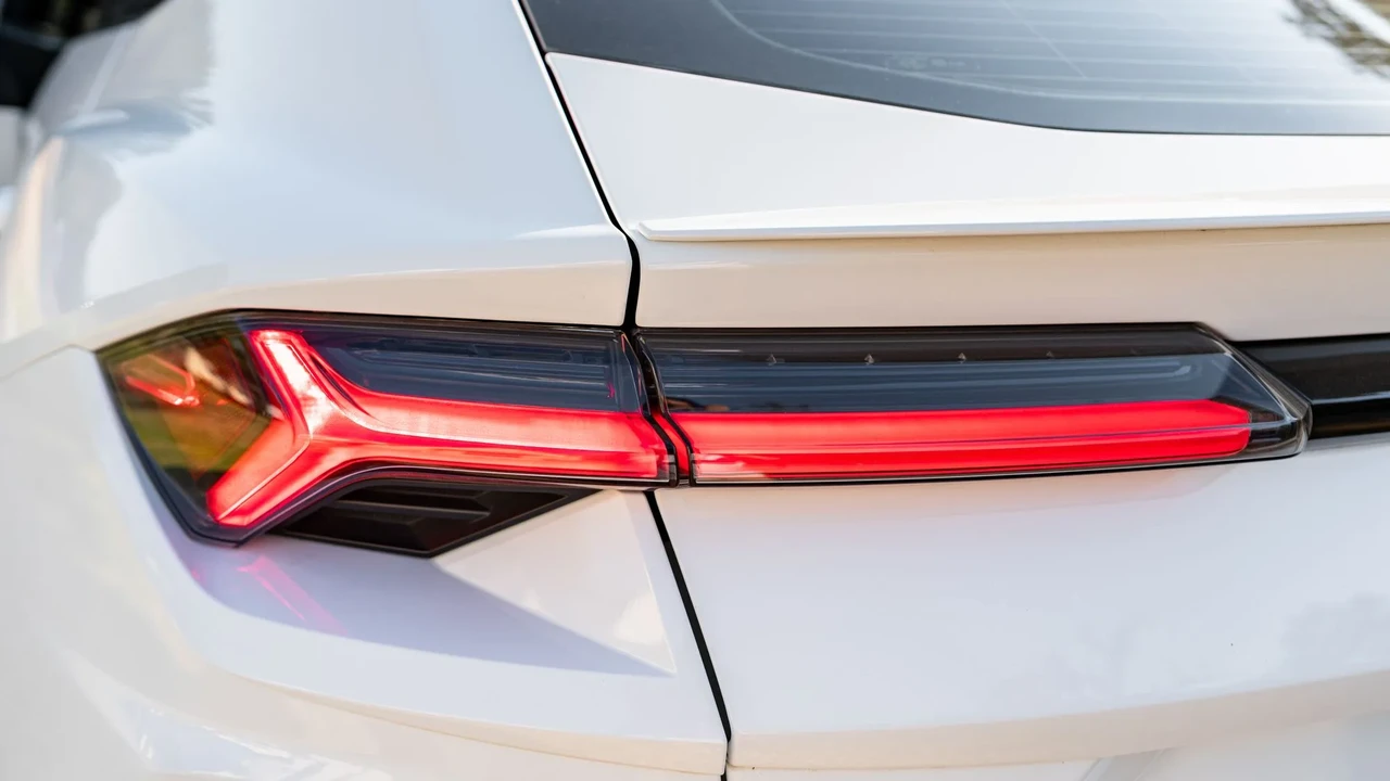 2019 Lamborghini Urus - Image 14 of 31