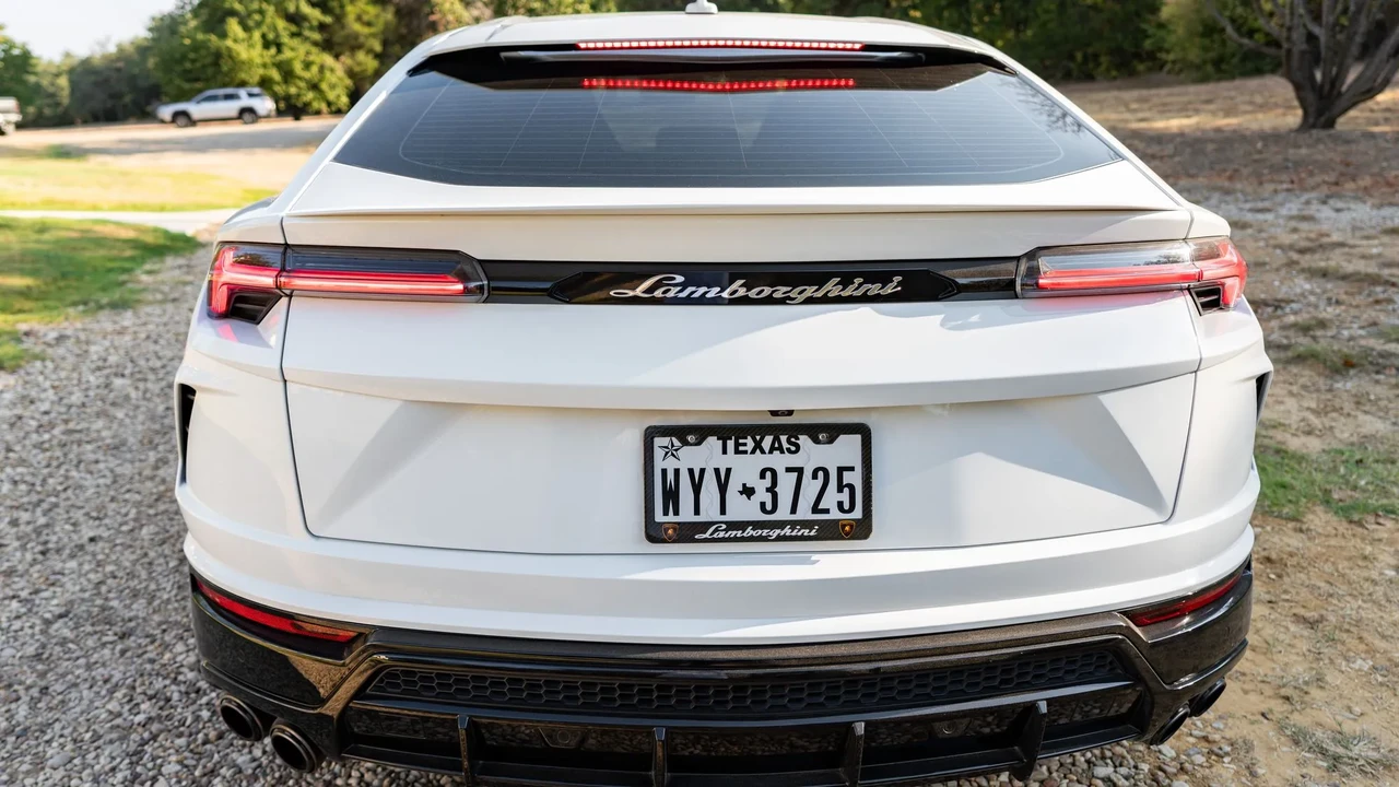 2019 Lamborghini Urus - Image 13 of 31