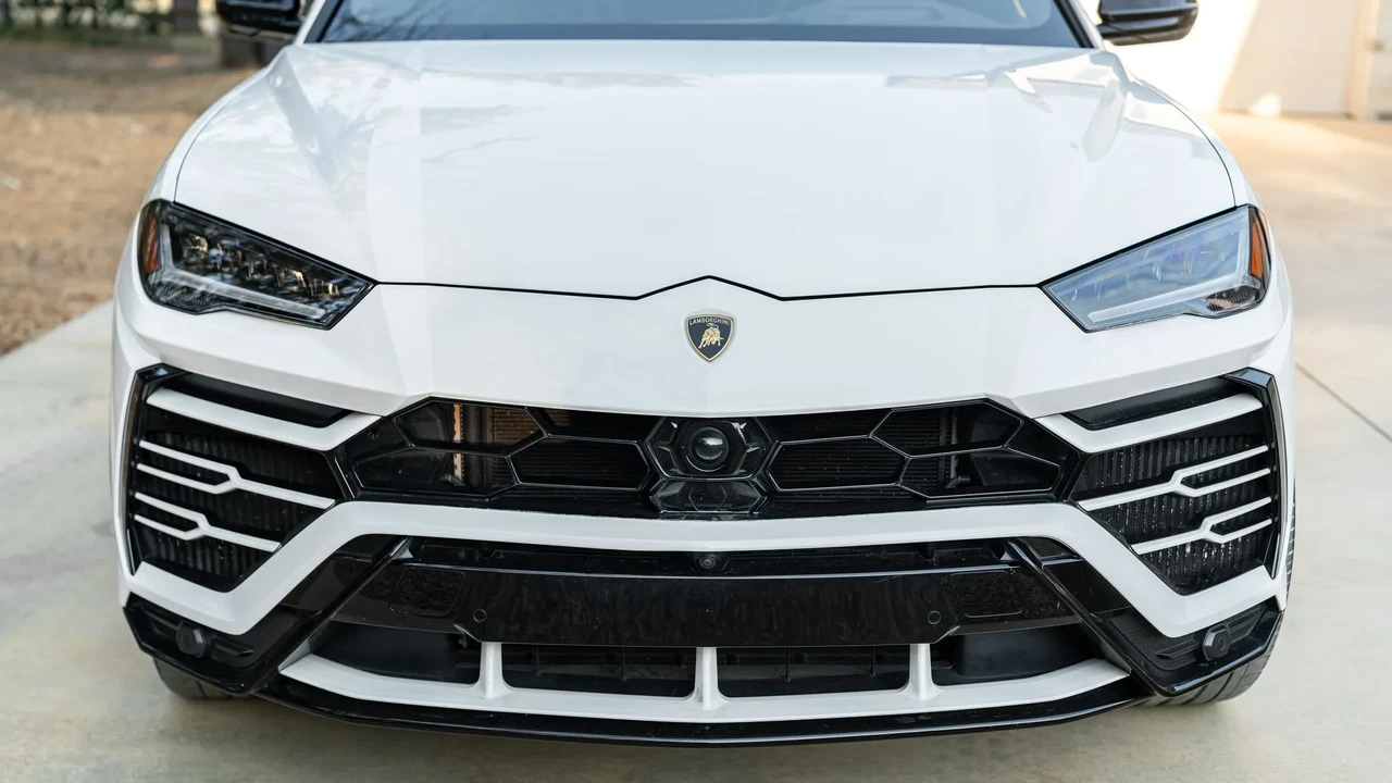 2019 Lamborghini Urus - Image 29 of 31