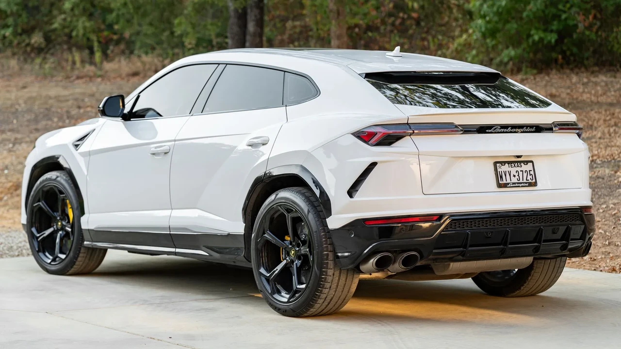 2019 Lamborghini Urus - Image 7 of 31