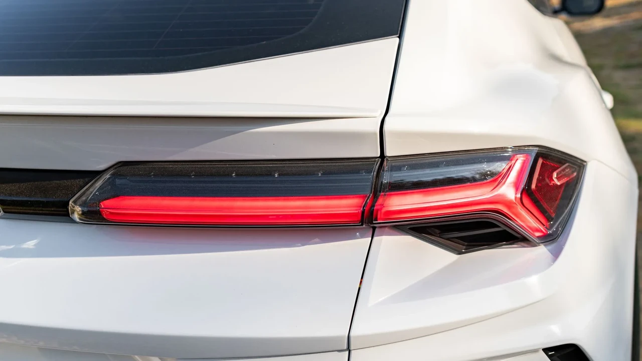 2019 Lamborghini Urus - Image 15 of 31