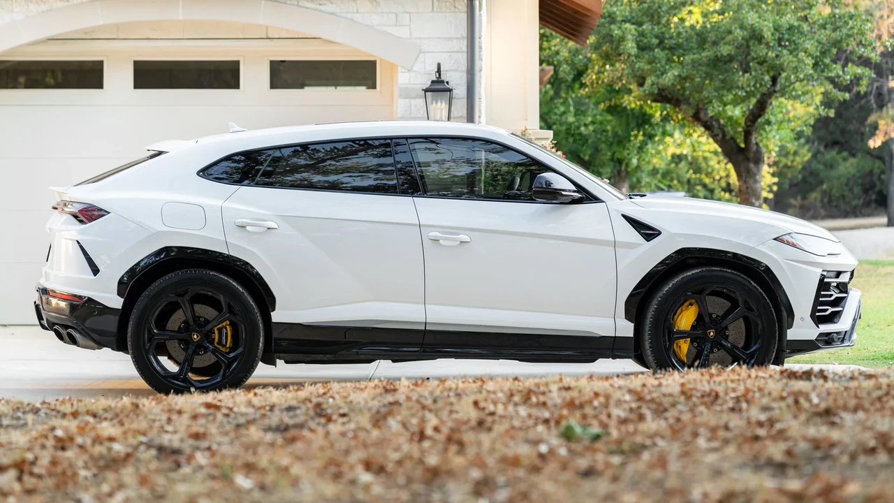2019 Lamborghini Urus - Image 4 of 31