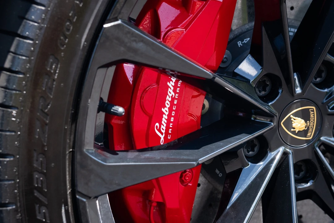 2019 Lamborghini Urus - Image 11 of 31