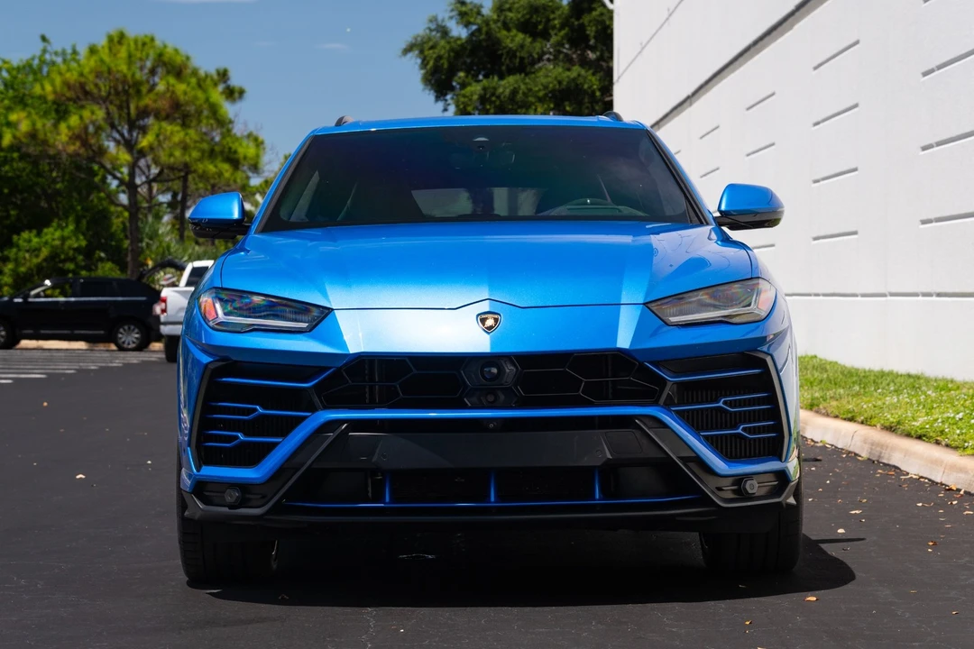 2019 Lamborghini Urus - Image 2 of 31