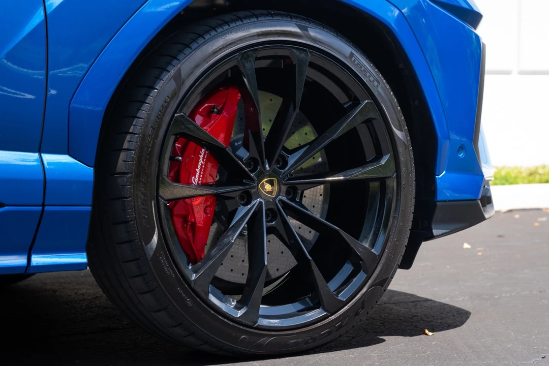 2019 Lamborghini Urus - Image 12 of 31