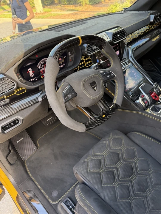 2019 Lamborghini Urus - Image 22 of 24