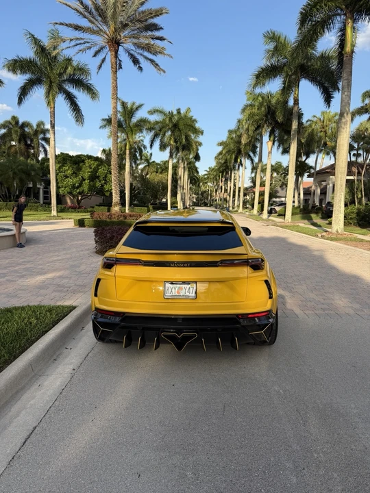 2019 Lamborghini Urus - Image 5 of 24