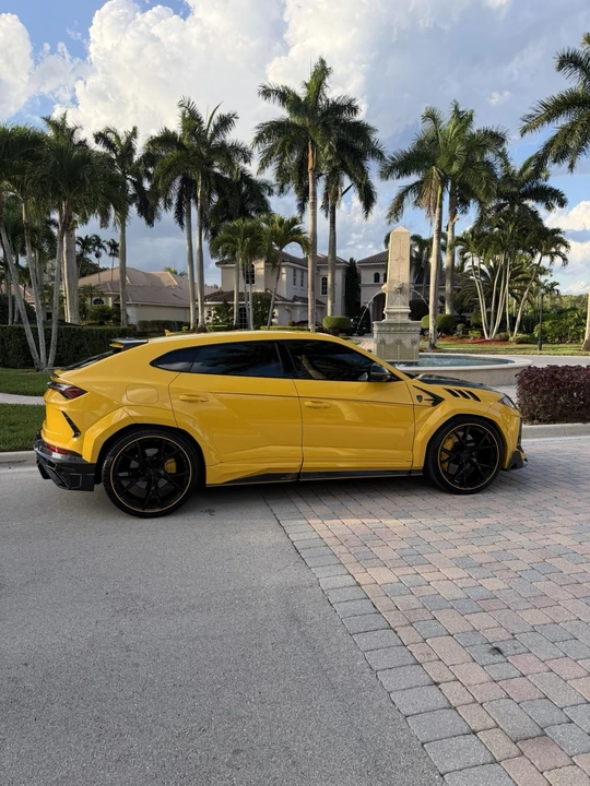 2019 Lamborghini Urus - Image 3 of 24