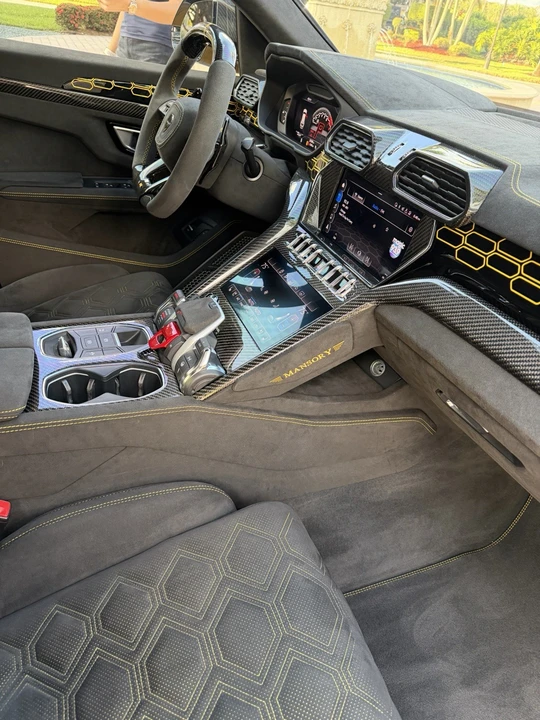 2019 Lamborghini Urus - Image 10 of 24