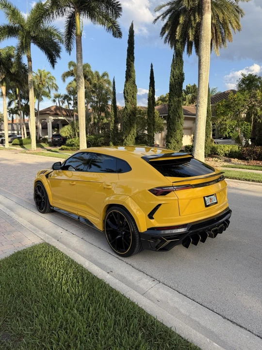 2019 Lamborghini Urus - Image 6 of 24
