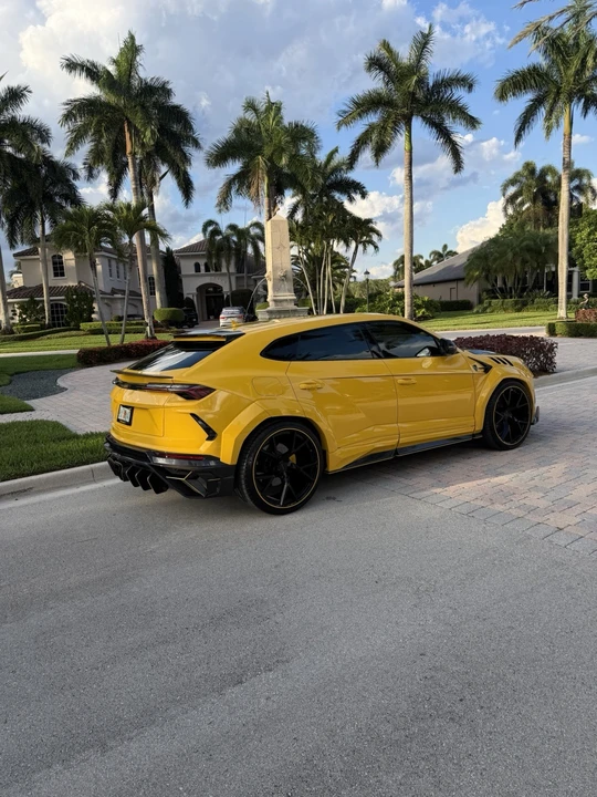 2019 Lamborghini Urus - Image 4 of 24