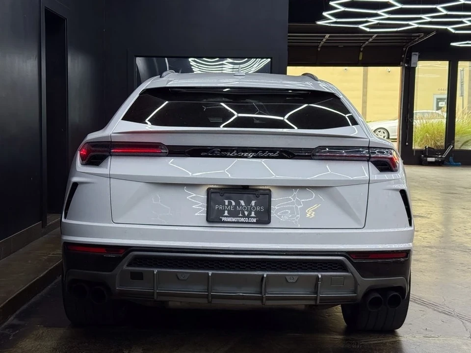 2019 Lamborghini Urus - Image 8 of 12