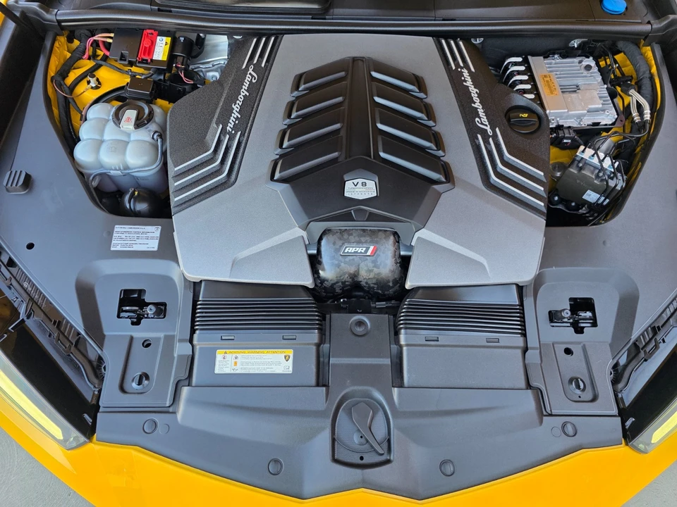 2019 Lamborghini Urus - Image 30 of 31