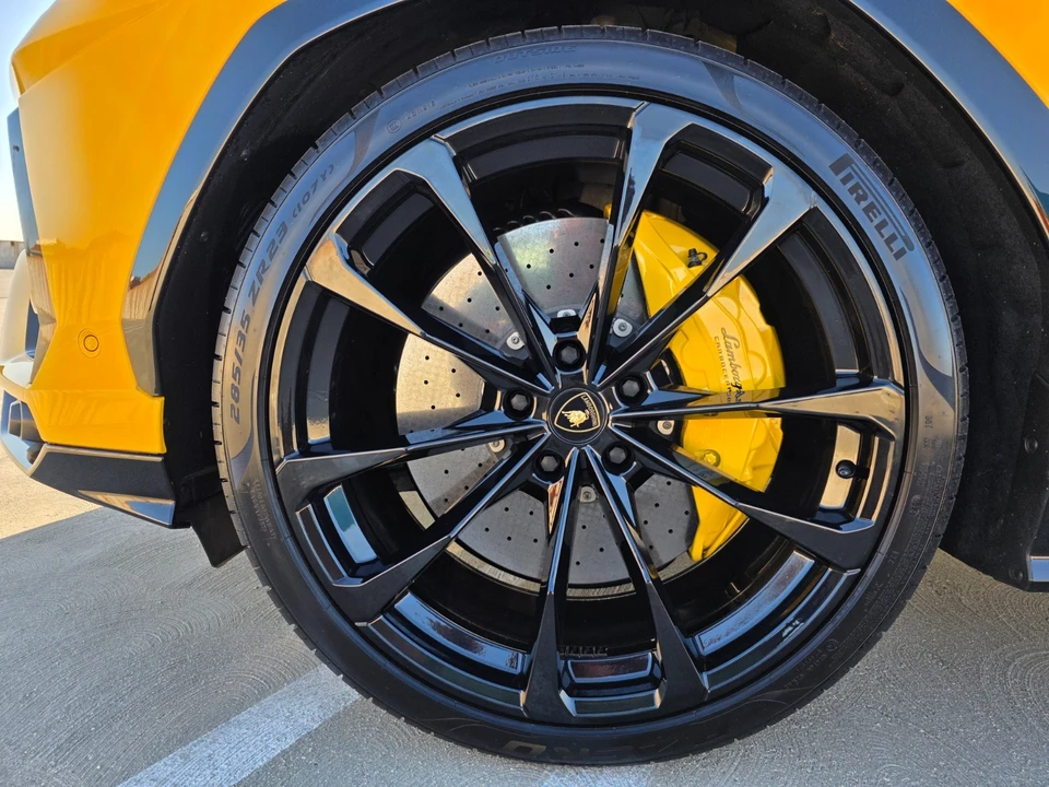 2019 Lamborghini Urus - Image 14 of 31