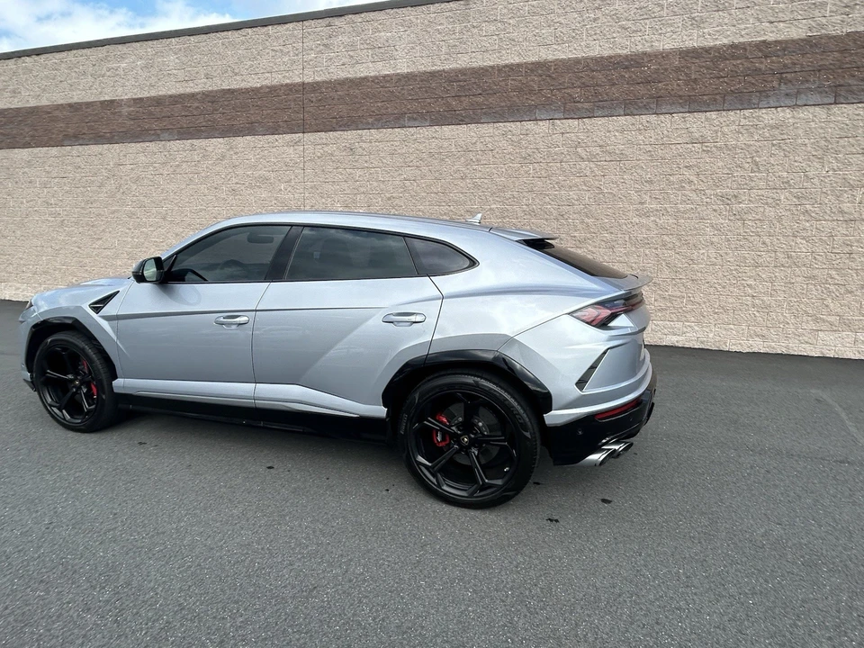 2019 Lamborghini Urus - Image 6 of 24