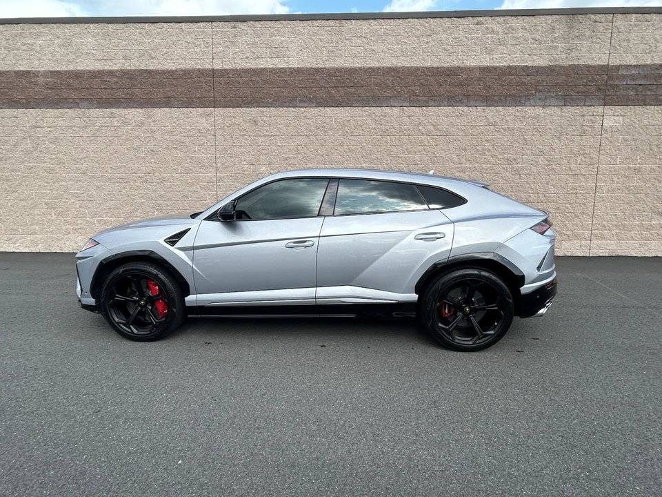 2019 Lamborghini Urus - Image 7 of 24