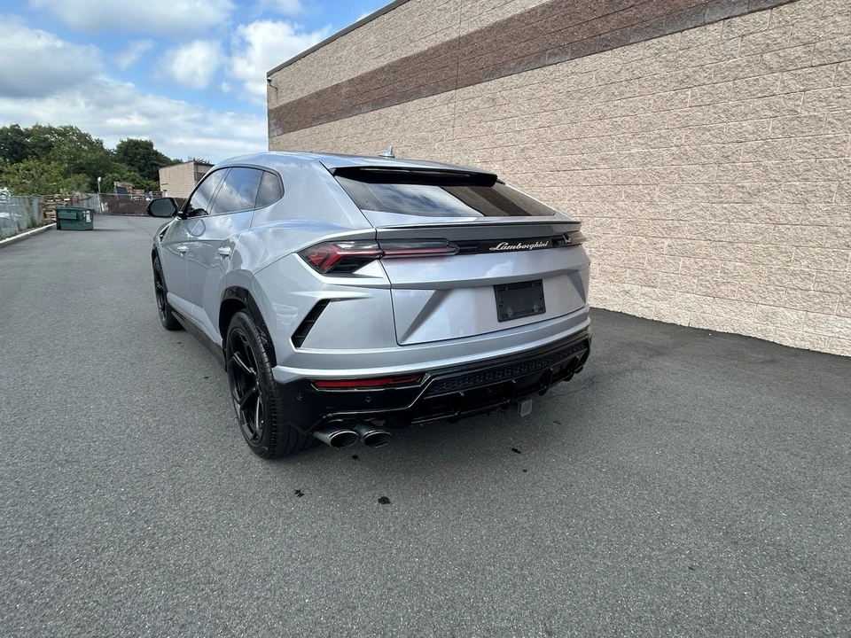 2019 Lamborghini Urus - Image 22 of 24