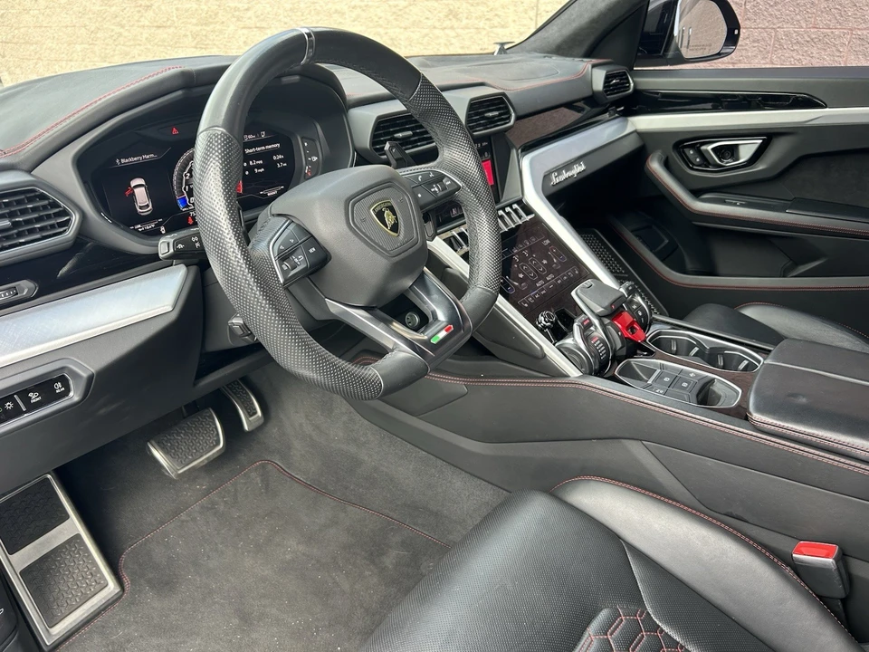 2019 Lamborghini Urus - Image 14 of 24
