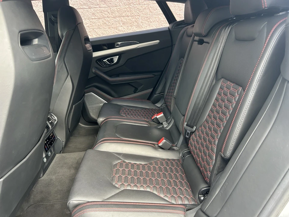 2019 Lamborghini Urus - Image 12 of 24