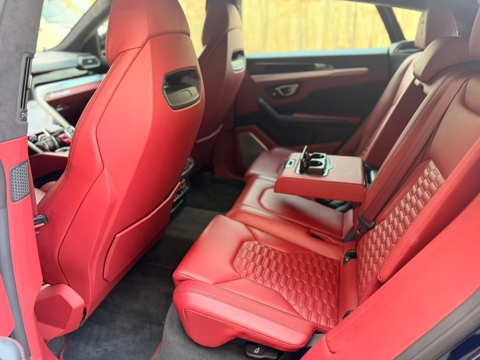 2019 Lamborghini Urus - Image 10 of 12