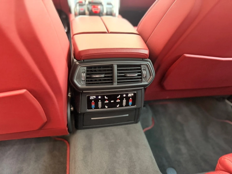 2019 Lamborghini Urus - Image 11 of 12