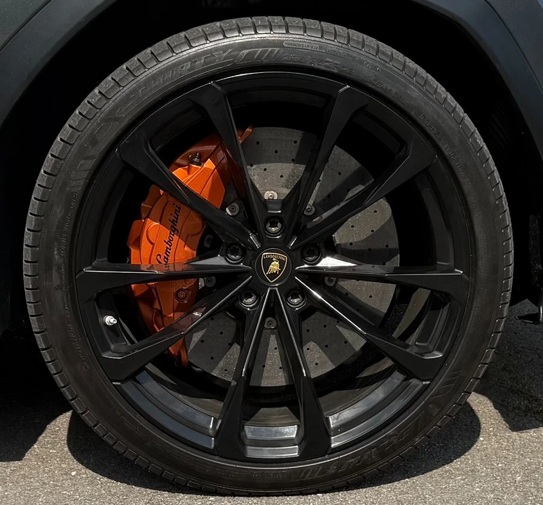 2019 Lamborghini Urus - Image 13 of 16