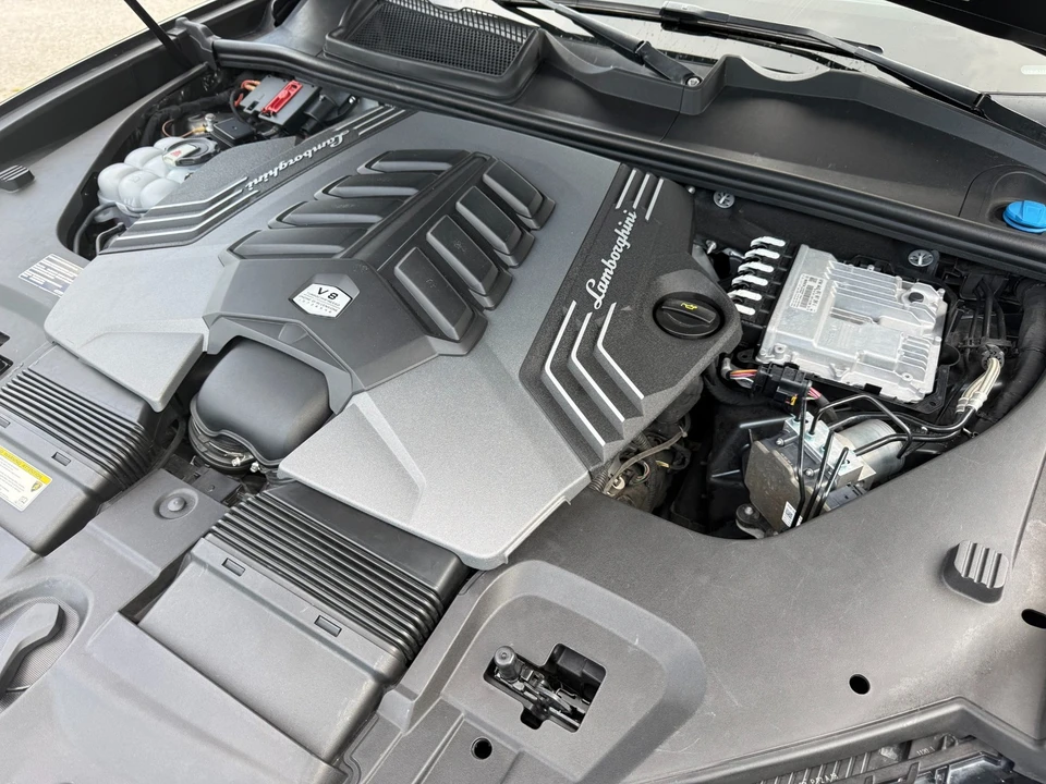 2019 Lamborghini Urus - Image 16 of 16