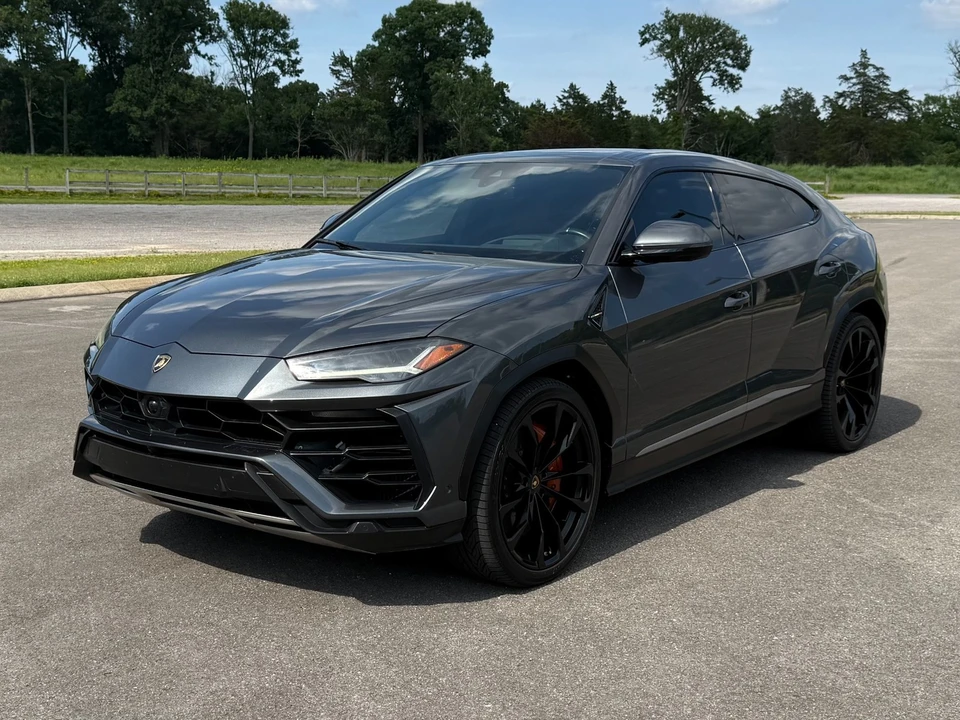 2019 Lamborghini Urus - Image 2 of 16