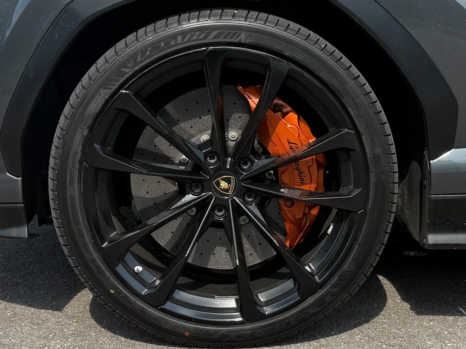 2019 Lamborghini Urus - Image 11 of 16