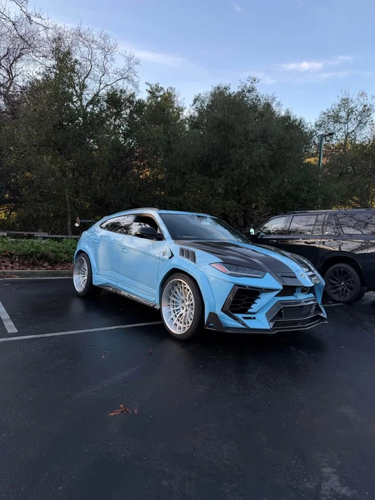 2019 Lamborghini Urus - Image 2 of 4